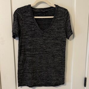Forever 21 Black V-Neck Short Sleeve Tee